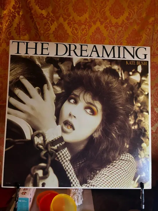 Kate Bush – The Dreaming record sleeve