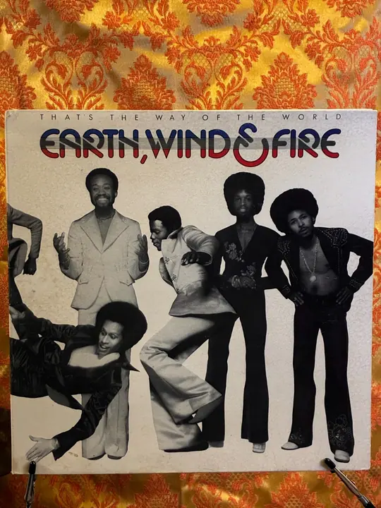 Earth, Wind & Fire – That's The Way Of The World record sleeve
