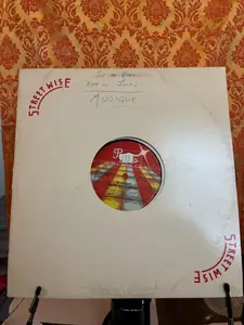 Musique, Bush – Musique Keep On Jumpin' / In The Bush record sleeve