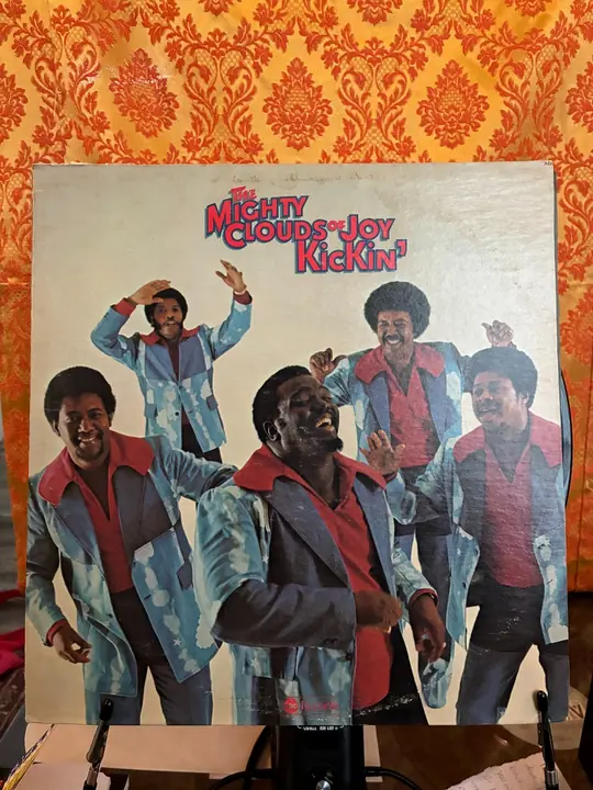 The Mighty Clouds of Joy – Kickin' record sleeve