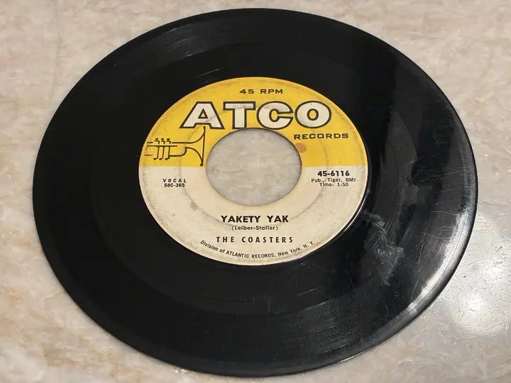 The Coasters – Yakety Yak / Zing! record sleeve