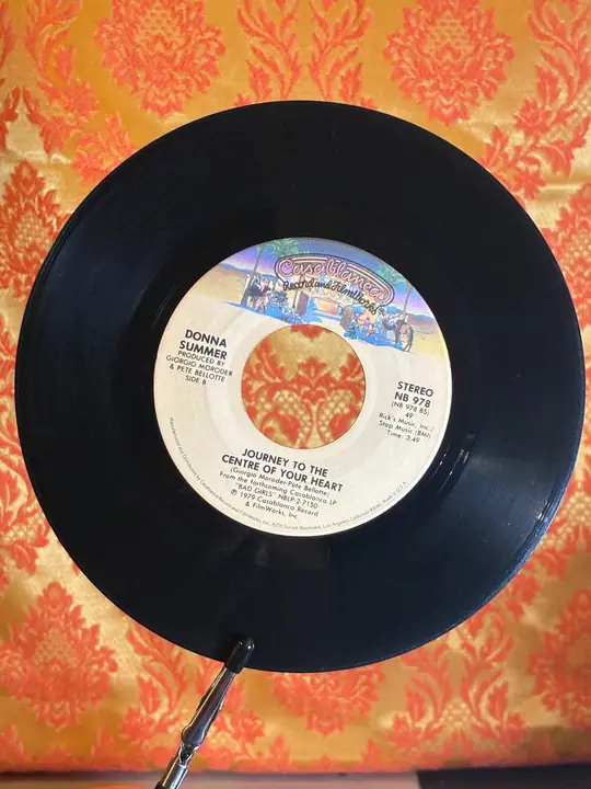 Donna Summer – Hot Stuff record sleeve