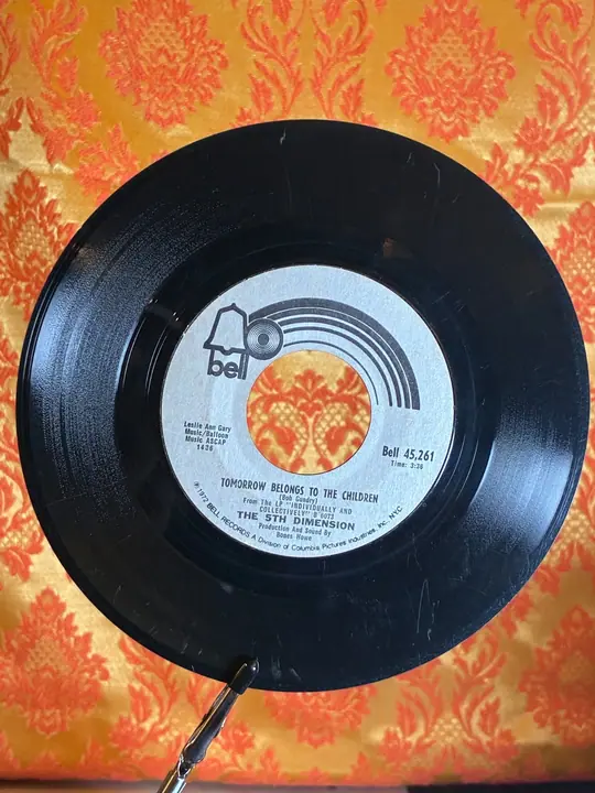 The 5th Dimension – Tomorrow Belongs To The Children record sleeve