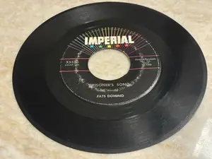 Fats Domino – Prisoner’s Song / Little Mary record sleeve