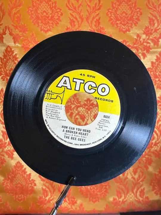Bee Gees – How Can You Mend A Broken Heart record sleeve